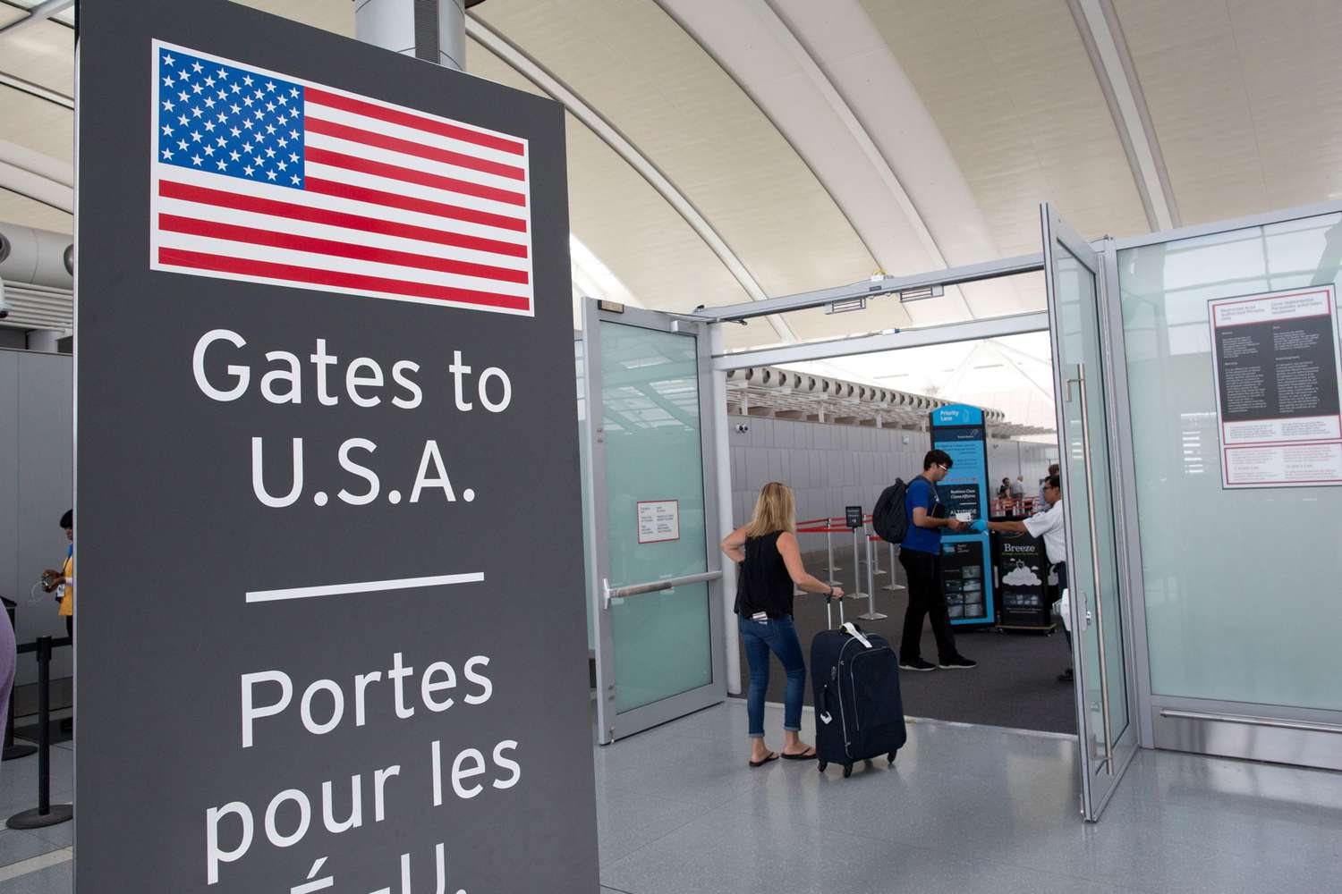 Sign Directing Travelers Entering the US